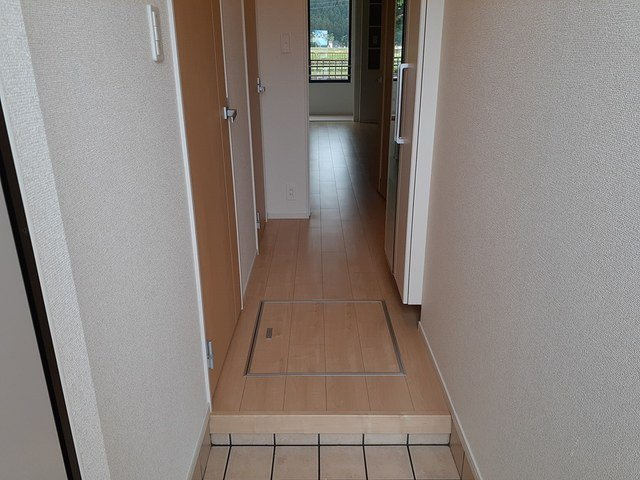 Ⅹ．ライツ・平井の玄関