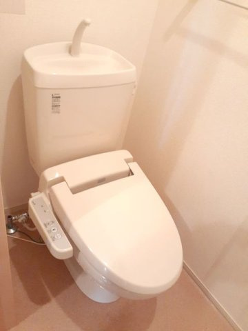 サルヴァトーレⅡ　Ｂのトイレ|落ち着いた色調のトイレです