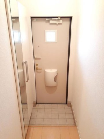 サルヴァトーレⅡ　Ｂの玄関|明るい玄関です