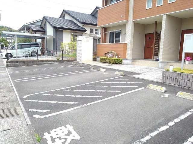 キング　フィッシャーの駐車場|駐車場があります