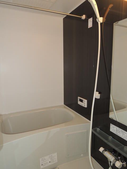 ラフィネ三軒茶屋の浴室