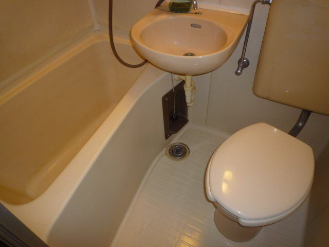 メゾン町田の洗面所|3点ユニット(バス・トイレ同室)別部屋参考写真
