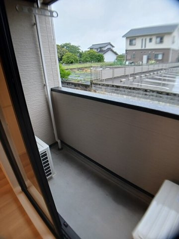 シャイニー今川Ｂのバルコニー|お洗濯にも便利なバルコニー付き