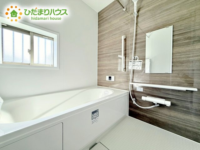 【浴室】 | ひたちなか市相金町33番　新築戸建　A号棟 | １日の疲れを癒すと共に、お子様からご年配者まで１年中快適にご入浴いただけます。