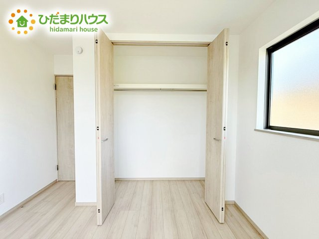 【収納】 | ひたちなか市相金町33番　新築戸建　B号棟 | 居室にゆとりが持てる大収納クローゼット付き♪
