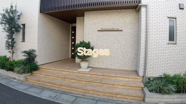 さいたま市大宮区上小町のアパートのエントランス