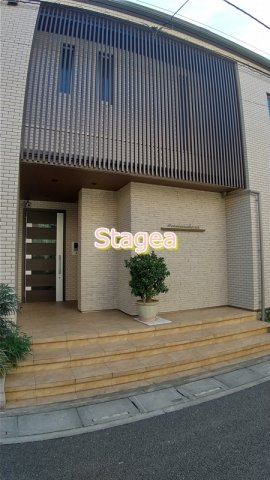 さいたま市大宮区上小町のアパートのエントランス