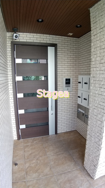 さいたま市大宮区上小町のアパートのエントランス