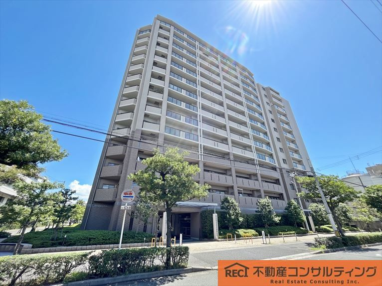モンセーヌ住吉川公園1番館の外観