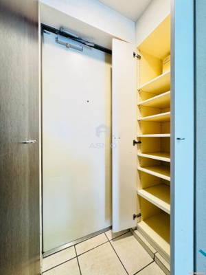 【玄関】 | KOBAYASHI　YOKOビル | ※建物内別間取参考写真
