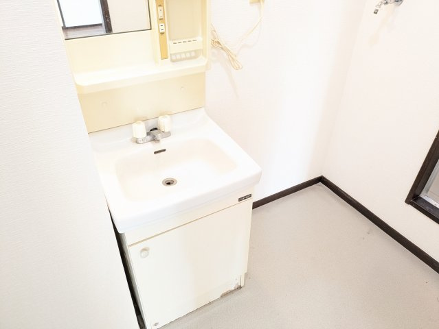 サンヴィレッジ松島Cの独立洗面台