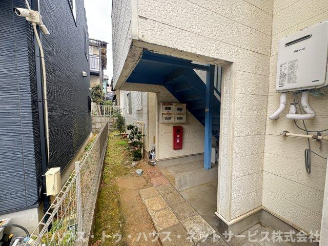 ハイツヤナギのエントランス