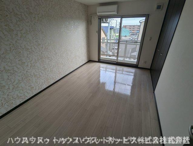 フローラの寝室
