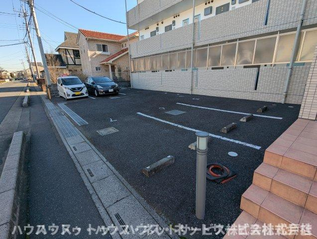 フローラの駐車場