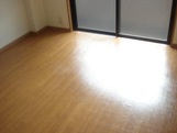 川崎市多摩区生田２丁目の賃貸マンションの居間・リビング