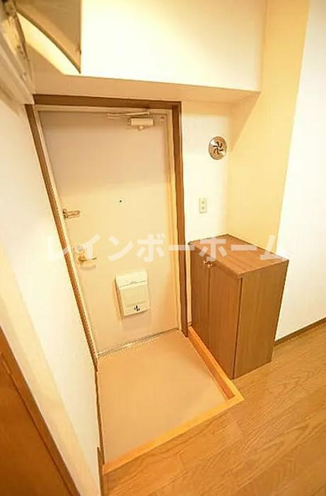 ソレイユ市川の玄関