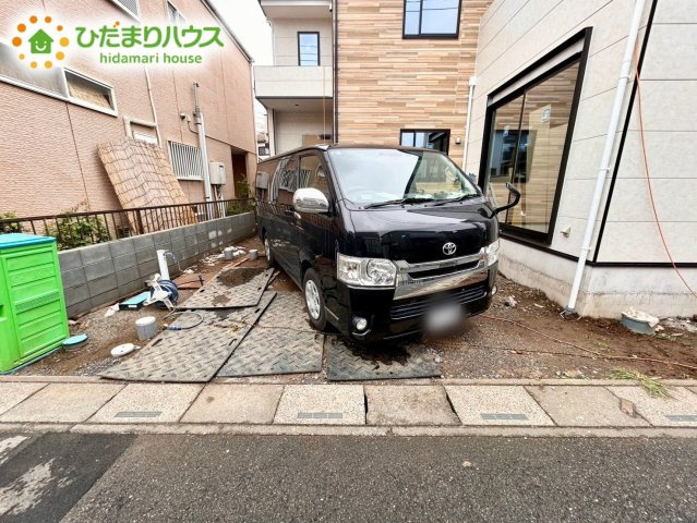 上尾市東町6期　新築戸建　02の駐車場|9/11撮影