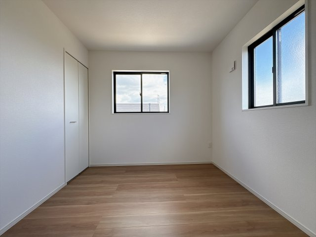 柏市大室　全18区画の洋室