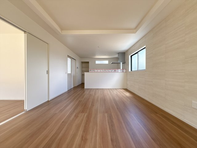 柏市大室　全18区画の居間・リビング