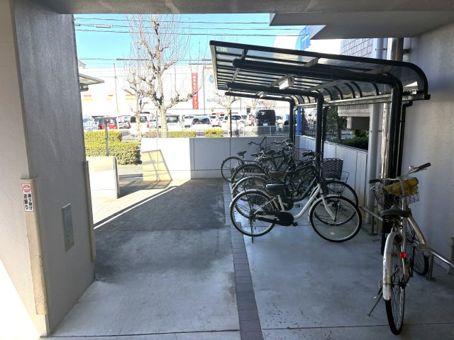 アドリーム赤池の駐車場