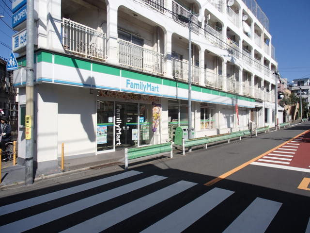 プティメゾンのその他|ファミリーマート緑が丘一丁目店