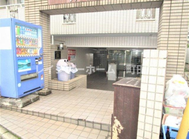 ウィンベルソロ鶴川１※初期費用分割あと払いサービス利用可能物件のエントランス