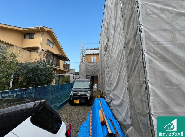 栗東市中沢　新築一戸建ての外観|周辺は落ち着いた街並みの住宅地！子育てがしやすい住環境です！まだ未完成ですが、現地でしかわからない事もございます。是非一度ご覧ください。
