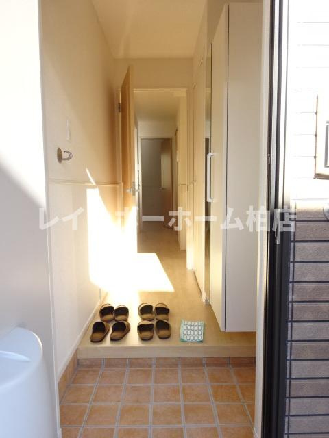 シャルマンBの玄関|明るい玄関です