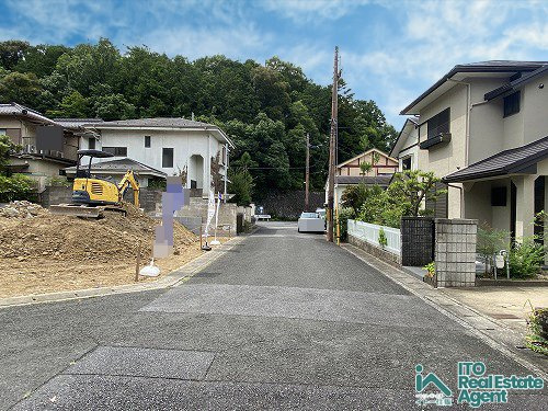 岩倉花園町 新築戸建(9期1号地)の前面道路含む現地写真