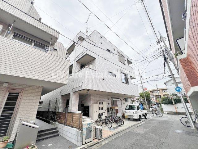ビューノたかの台のエントランス