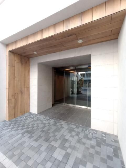 クレイシアＩＤＺ三田のエントランス