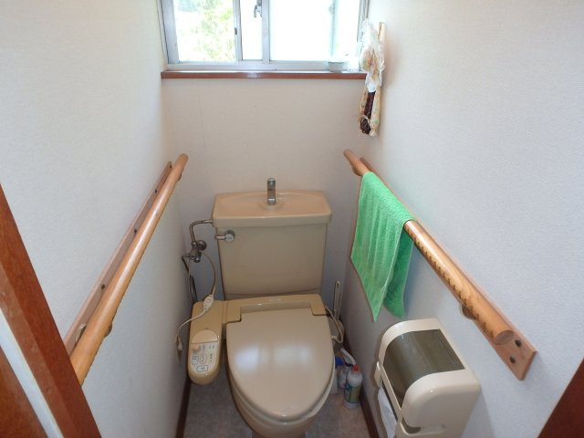 S1796H　相玉元旅館のトイレ|2Fの洋式トイレ