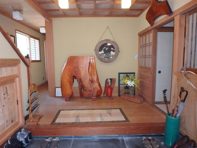 S1796H　相玉元旅館の玄関|収納もある玄関です