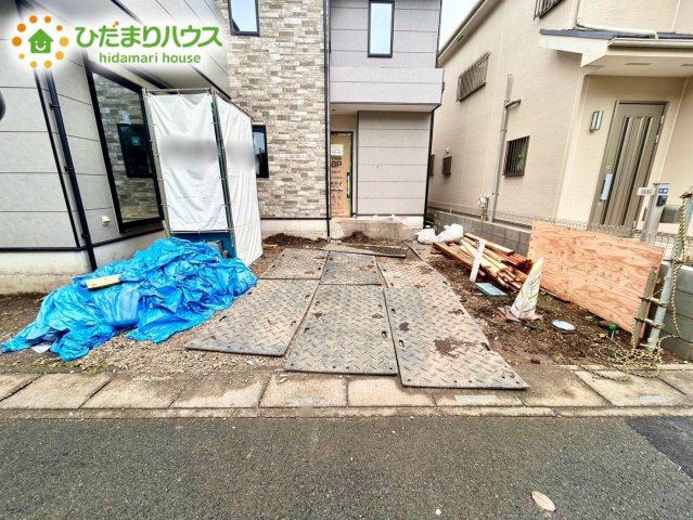 上尾市東町6期　新築戸建　01の駐車場