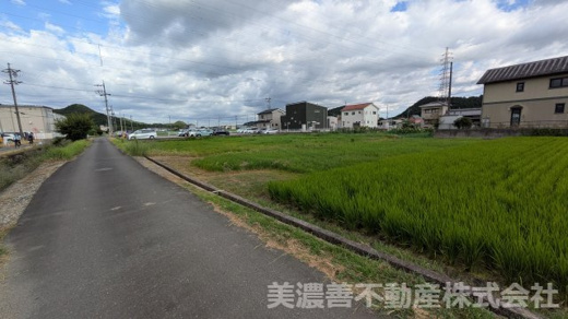 ６７２７７　山県市高富字森土地の画像