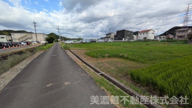 ６７２７７　山県市高富字森土地の外観
