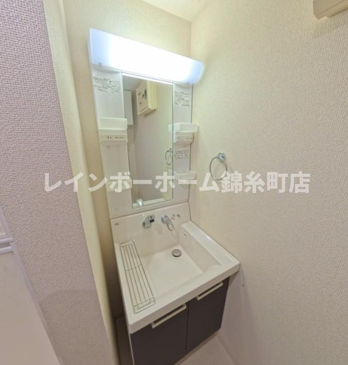 ラフィネ森下の独立洗面台