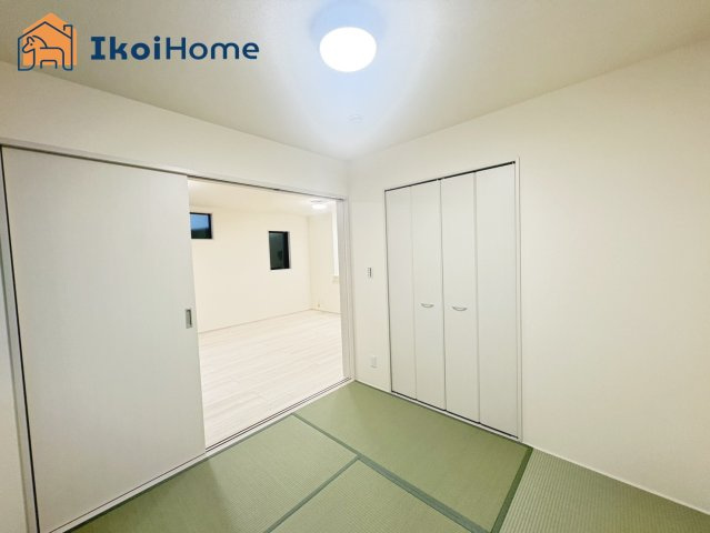 明石市魚住町清水27期　新築戸建の寝室|【ホームページに現地動画掲載中】●年中無休：当日予約可●1階の4.5帖の和室はキッズルームに可