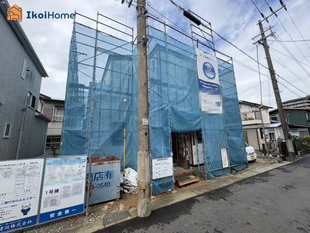 明石市魚住町清水27期　新築戸建のエントランス|●年中無休：当日予約可●建売りで太陽光発電システム搭載！お車最大4台は置けるスペースあり！オススメ！