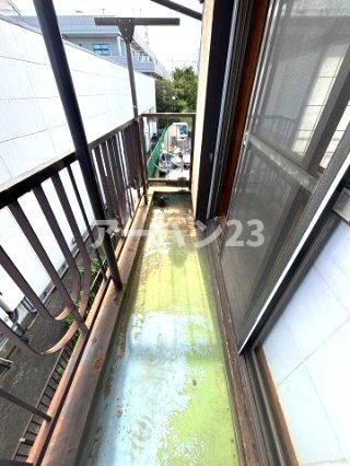 伊奈平４丁目貸家のバルコニー