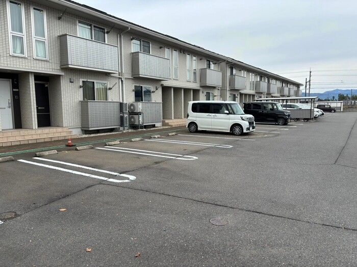 クロワール　A棟の駐車場