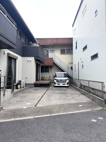 安城市篠目町井山戸建の駐車場