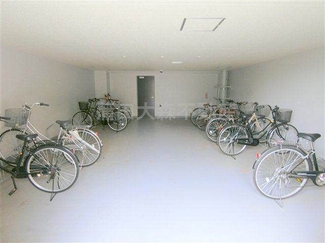 ブライズ多摩川のその他共用部分|屋根付きの駐輪場