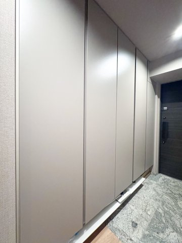 プラセシオン千種自由ヶ丘の玄関|大容量の玄関収納！
