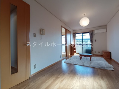 【居間・リビング】 | ユトリロ王ヶ崎A | イメージ写真です。