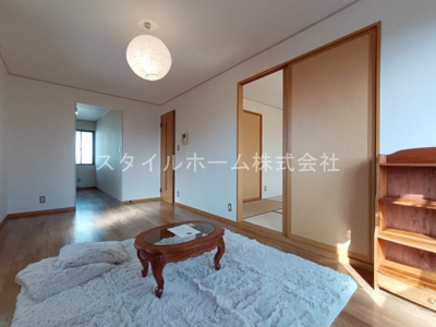 【居間・リビング】 | ユトリロ王ヶ崎A | イメージ写真です。