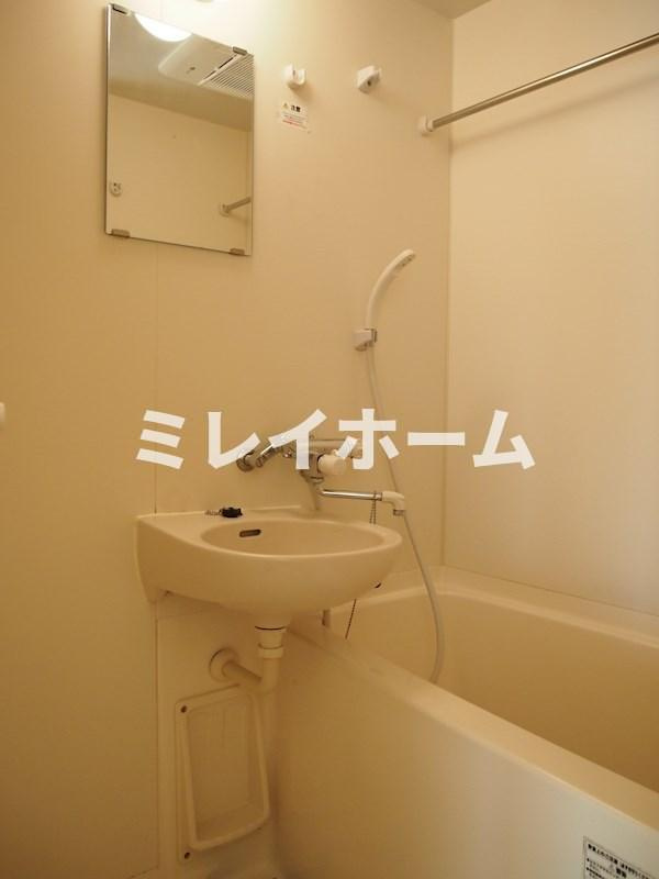 ルーブル蒲田弐番館の浴室