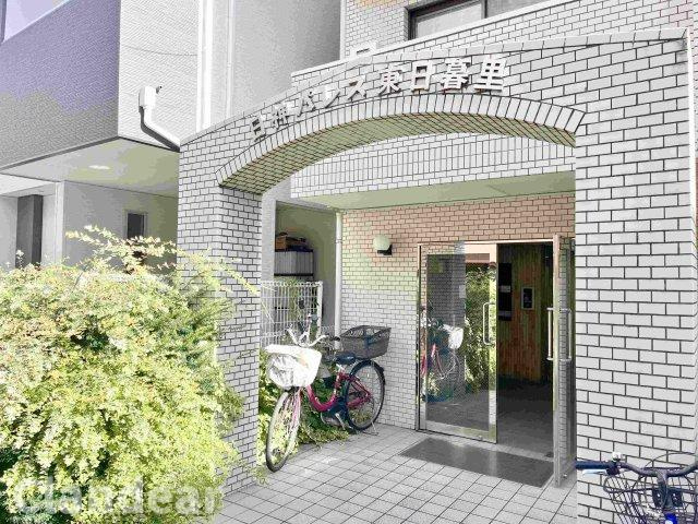 日神パレス東日暮里のエントランス|ドキドキの新生活も、安心してスタート。ぴったりの住まいを見つけませんか？クランディアが一緒に住まい選びをサポートします‼　まずは、お気軽にお問合せください　＃クランディア