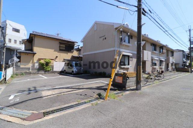 サンシャイン上穂の駐車場