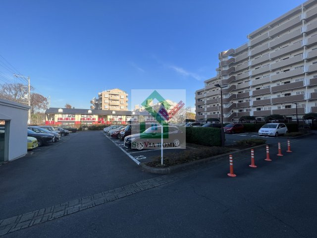 ティーズガーデン清瀬の駐車場